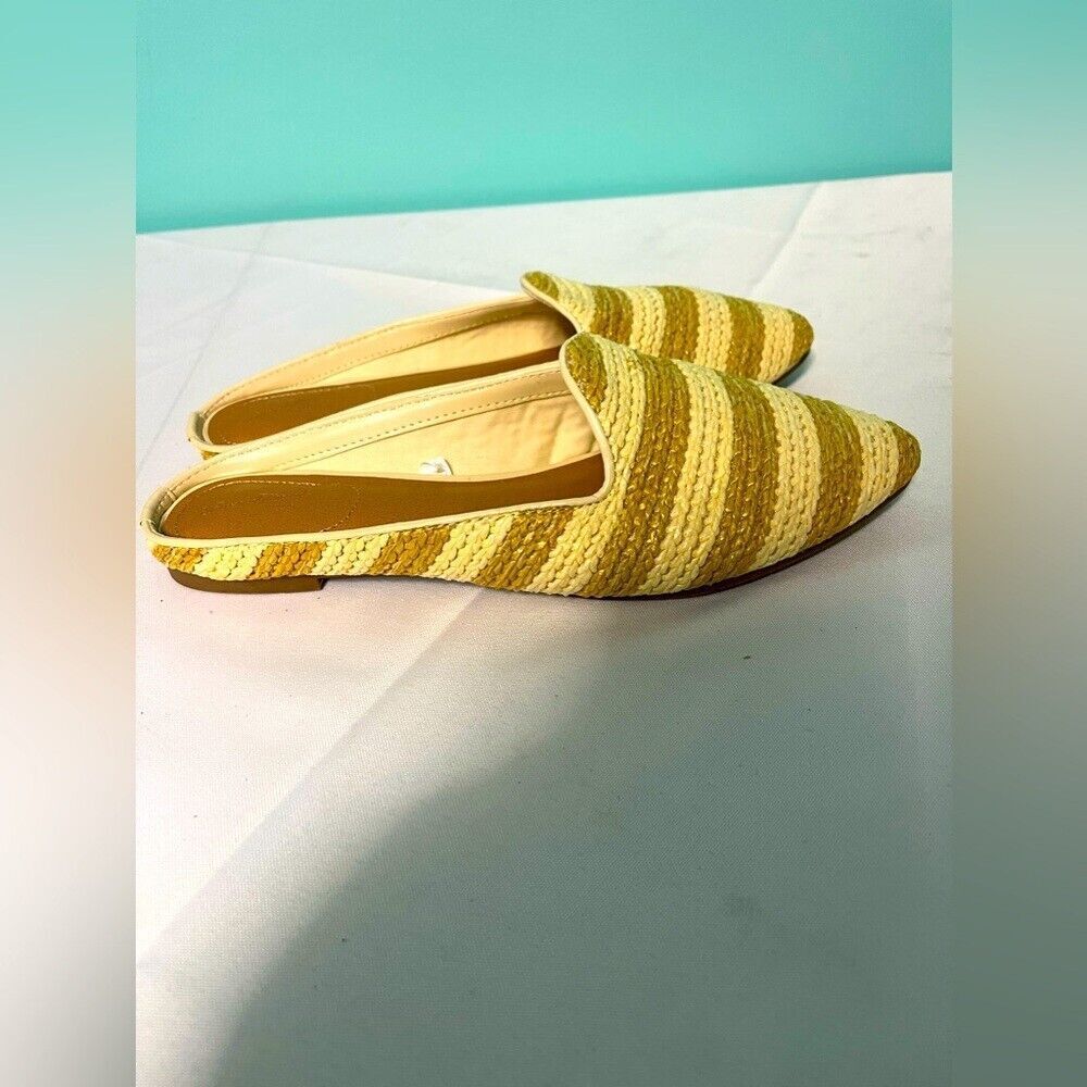 Universal threads tan flats size 9